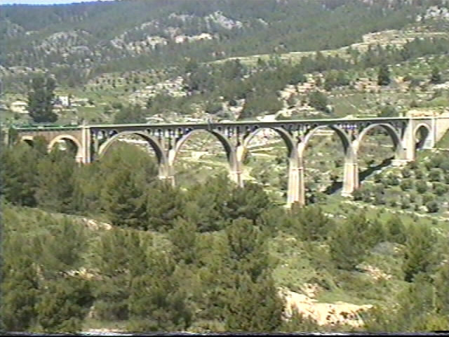 Puente de las siete lunas, del proyecto de ferrocarril Alcoy-Alicante, que nunca llego concluirse